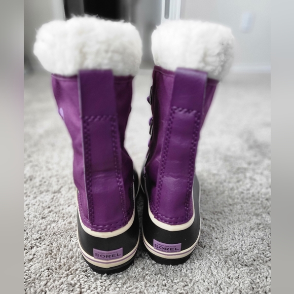 Sorel boots - Picture 3 of 6